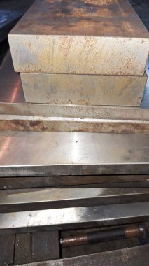 Çelik levha ve büyük metal levha.