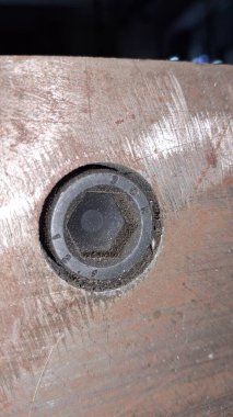 Dairesel testerenin ahşap yüzeyinin yakın görüntüsü. yüksek kaliteli fotoğraf