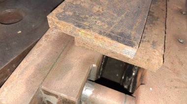 Bir araba tekerleğini kapat.