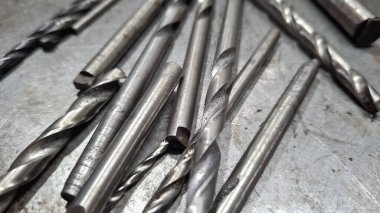 metal çubuk ve araçlar