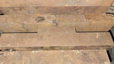 Eski paslı metal boru