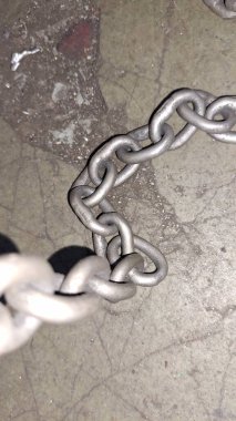 Siyah arkaplan ile metal zincir