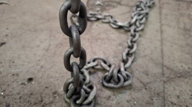 Zincirli bir zincire yakın çekim.