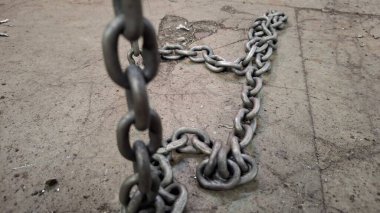 Sokakta zincir