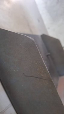 Eski paslı metal boru