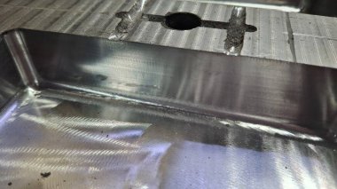 Çelik saplı metal plaka