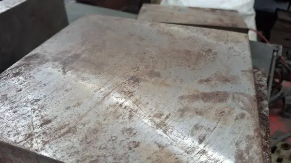 Metalli çelik levha