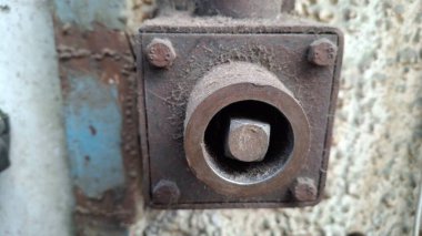 Şehirdeki eski kapı kilidi.