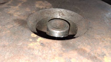 Metal bir motoru kapat