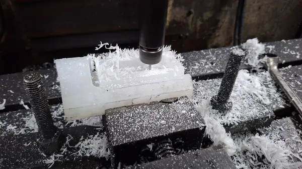 Metal kesme makinesi.