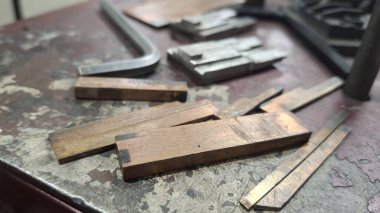 Demir Parçalar Endüstri İşletmeleri Çiğ Demir Metal Endüstrisi