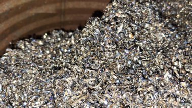 Bir sürü taşlı metal doku.