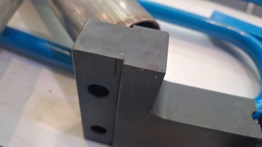 Çelik boruyu kapat.