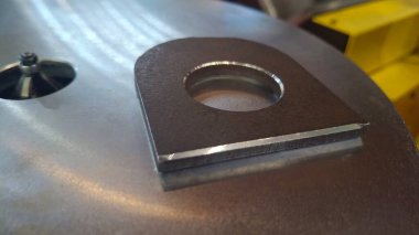 Atölyedeki makine için metal sapı