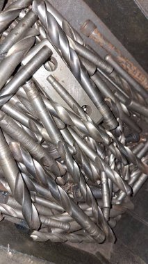 Farklı metal vidalar seti.