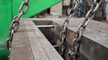 Çelik metal bir zincirin yakın görüntüsü