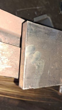 Çelik saplı metal plaka