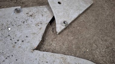 Çizik ve çatlaklarla metal doku