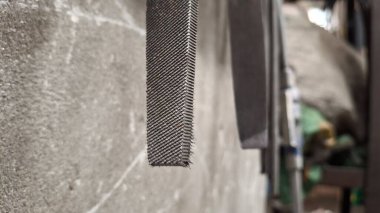 Yakından - metal ızgaralı metal borunun görüntüsü