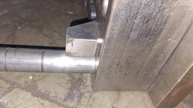 Bir araba motorunu kapat