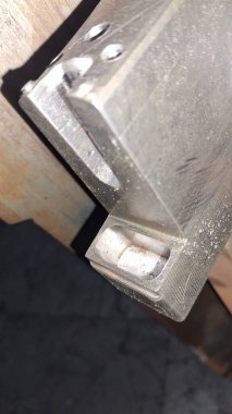 Çelik saplı metal plaka