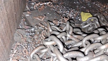 Çizik ve çatlaklarla metal doku