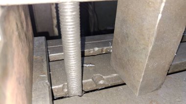 Bir araba tekerleğini kapat.