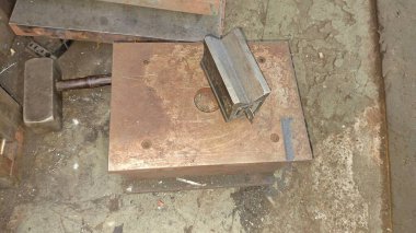 metal ve paslı boru