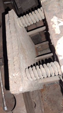 Parktaki eski ahşap bank.