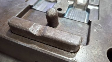 cnc makinesinin metal parçaları