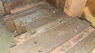 Şehrin eski ahşap kapısı.