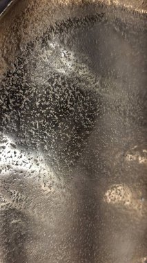 Çizik ve çatlaklarla metal doku