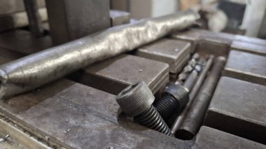 Bir sürü çipi olan metal parçacıklar soyut arka plan, doku, duvar kağıdı