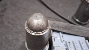 Makine için makine masanın üzerinde.