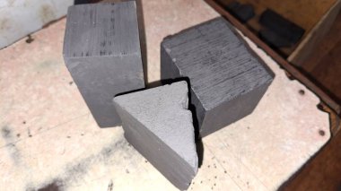 Büyük bir levhanın metal profili