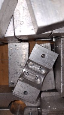 Metal kesmek için çelik levha