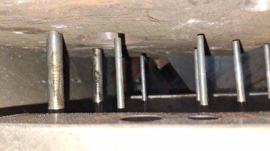 metal ve çelik çubuk