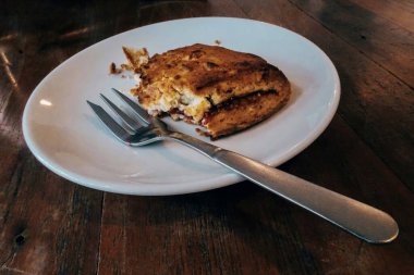 Çikolatalı ve fındıklı kek.