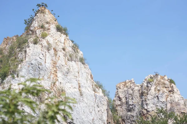 Tayland 'ın kayalık dağının manzarası