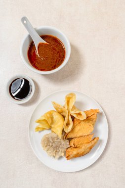 Batagor ya da Bakso Tahu Goreng, Sundanese ve Endonezya dilindeki kısaltması: 