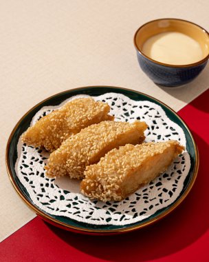 Cakue udang mı yoksa mayonezli karidesli kek mi?