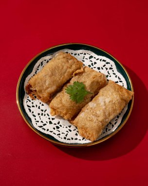 Tofu Skin Bahar Rolls süper yumuşak bir dokusu olan bir gamsum türüdür.