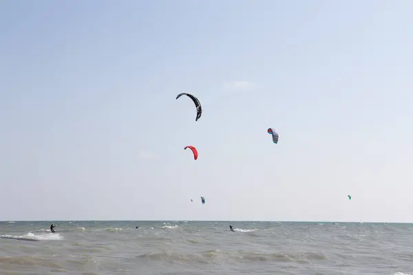Toronto Ontario Canada People Kiteboarding Toronto Kew Beach Lake Ontario — Stock Photo, Image