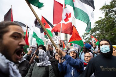 Toronto Ontario Kanada 10 09 2023 Filistin halkı Toronto Ontario Kanada 'da düzenlenen mitingde İsrail' e karşı Gazze 'deki savaşı protesto etti 