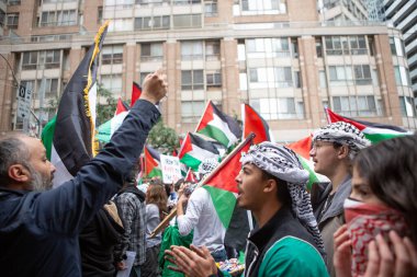 Toronto Ontario Kanada 10 09 2023 Filistin halkı Toronto Ontario Kanada 'da düzenlenen mitingde İsrail' e karşı Gazze 'deki savaşı protesto etti 