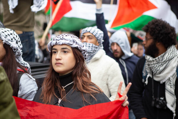 Торонто Онтарио Канада 10 09 2023 Палестинский народ протестует против войны в Газе против израильтян на митинге в Торонто Онтарио Канада 