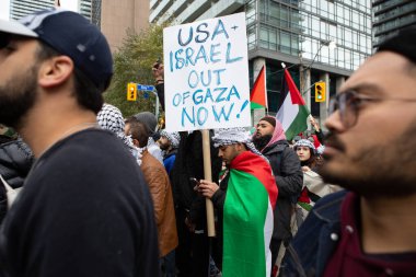 Toronto Ontario Kanada 10 09 2023 Filistin halkı Toronto Ontario Kanada 'da düzenlenen mitingde İsrail' e karşı Gazze 'deki savaşı protesto etti 