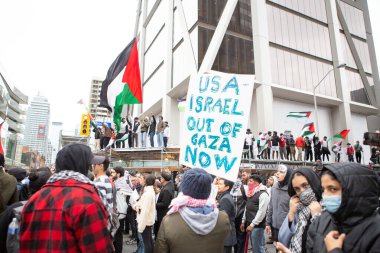 Toronto Ontario Kanada 10 09 2023 Filistin halkı Toronto Ontario Kanada 'da düzenlenen mitingde İsrail' e karşı Gazze 'deki savaşı protesto etti 