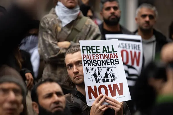 토론토 온타리오 캐나다 2023 가자에서 전쟁에 토론토 캐나다에서 팔레스타인 시위에서 스톡 사진