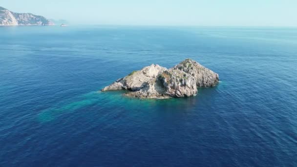 Korfu Grecja Kamienna Wyspa Drone Lot Nad Małą Kamienną Wyspą — Wideo stockowe